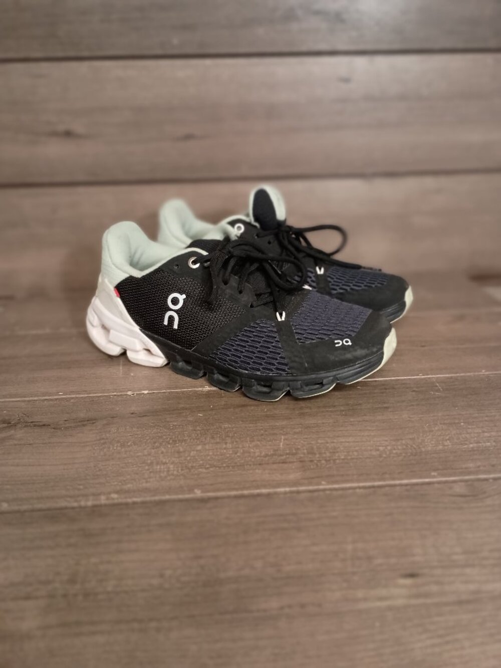On Cloud Cloudfly 2.0 Women Sneakers Size 6.5 Black/Mint Green
